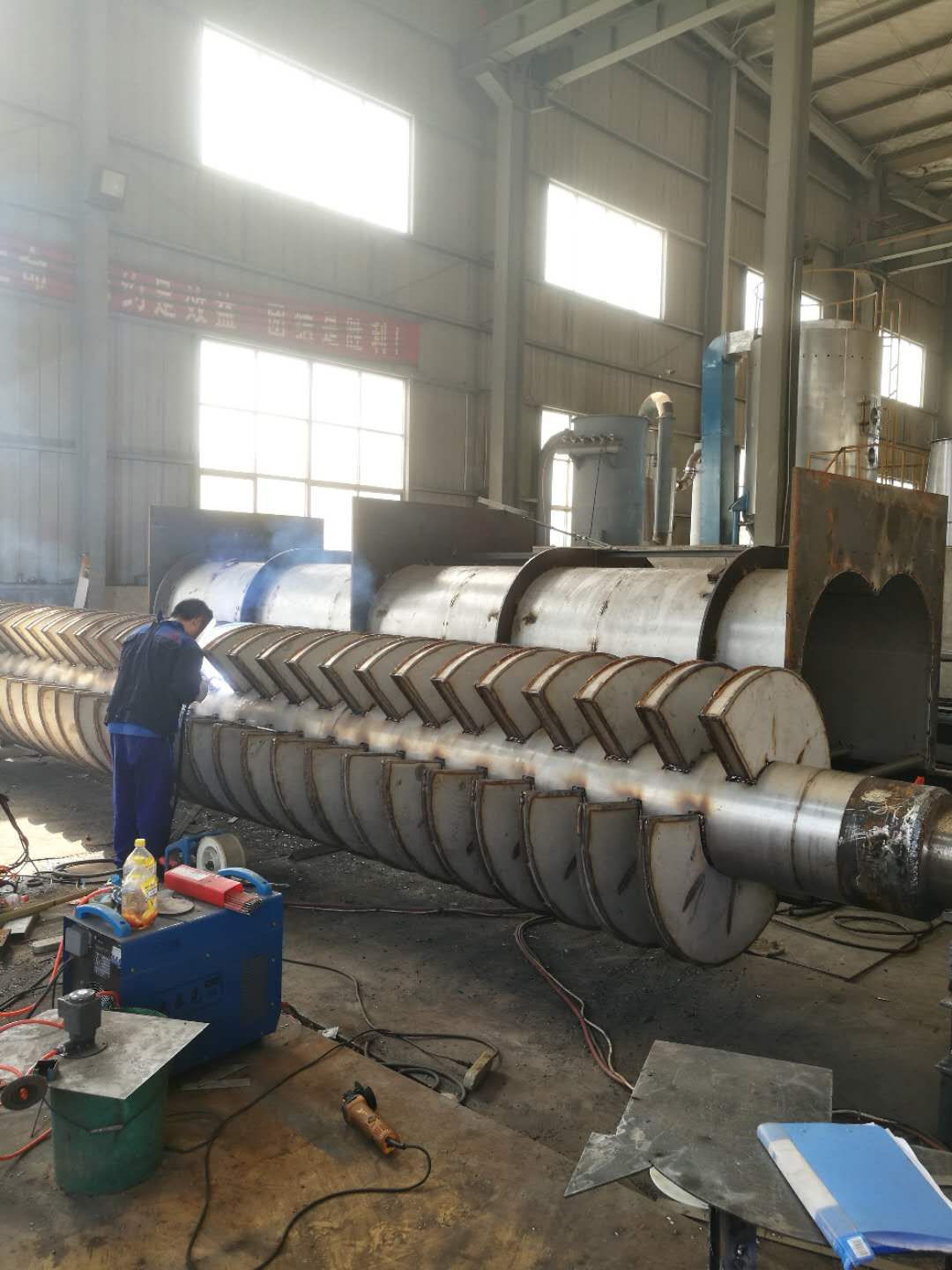 苏州吴江污水处理厂120平方米污泥桨叶干燥机定制生产紧张进行中
